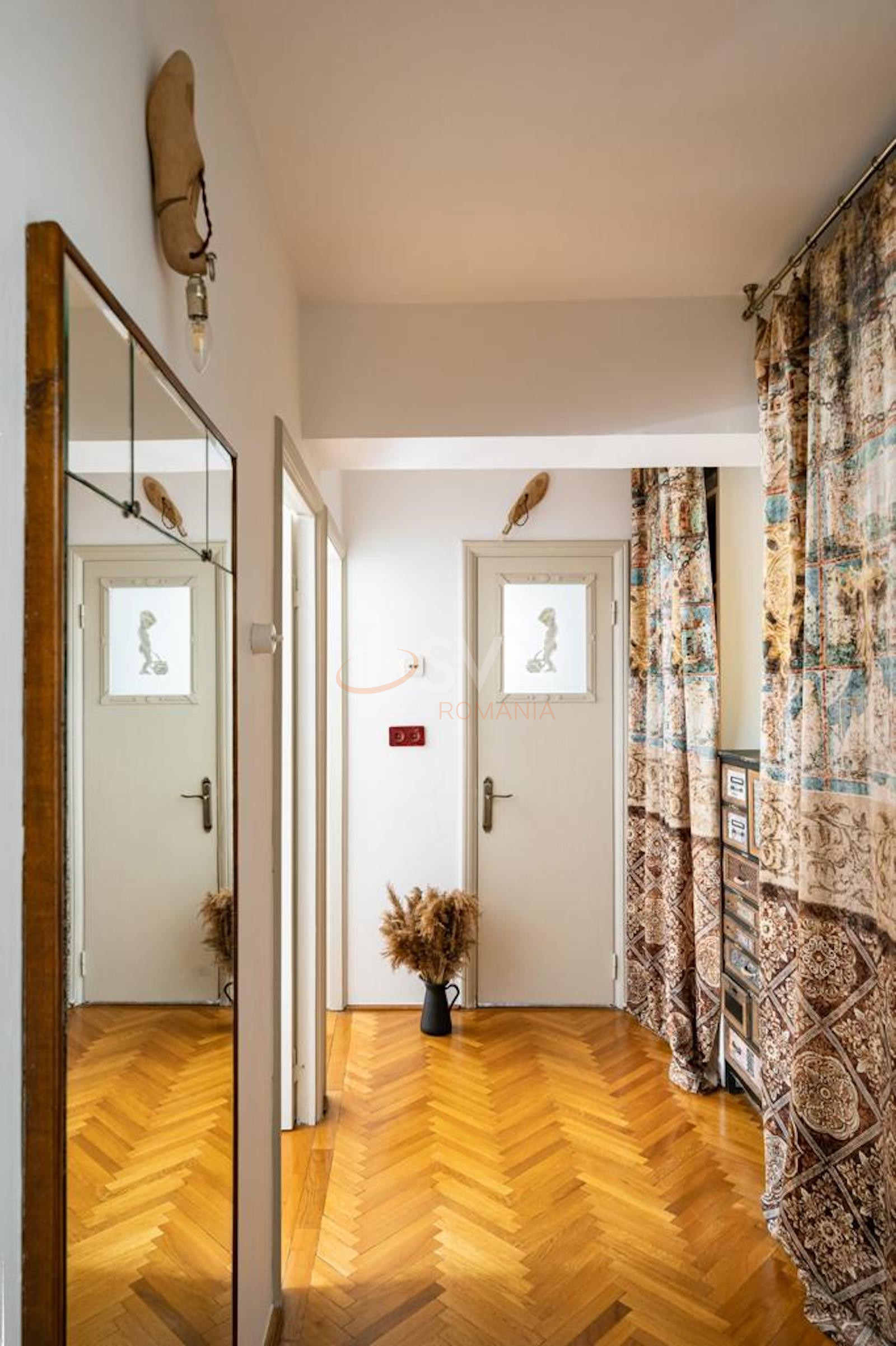 Apartament, 4 camere Bucuresti/1 Mai