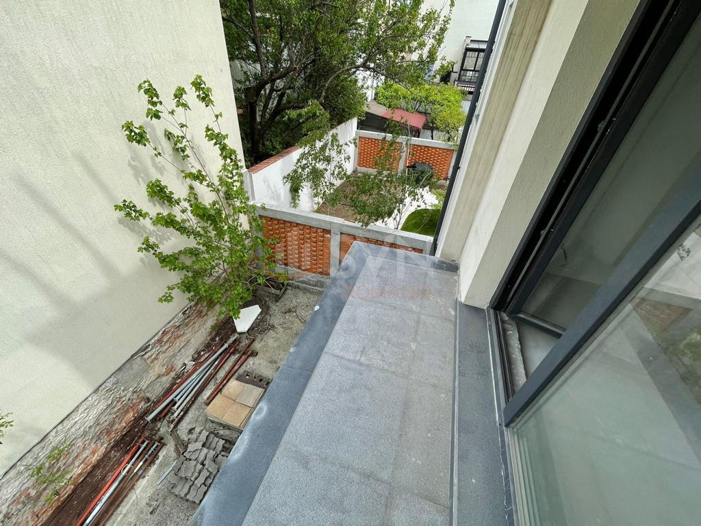 Apartament, 4 camere Bucuresti/1 Mai