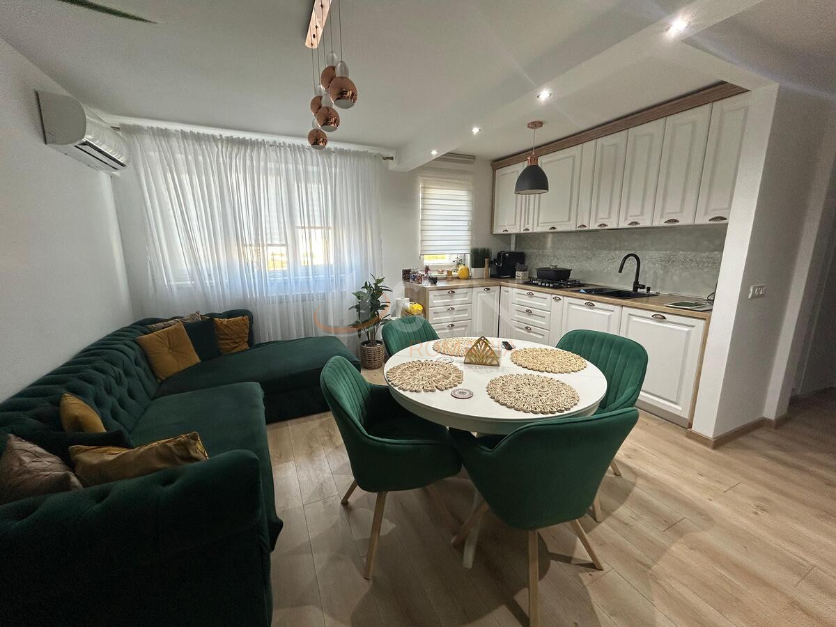 Apartament, 4 camere Bucuresti/1 Decembrie 1918