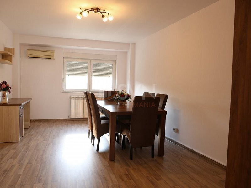 Apartament, 4 camere Bucuresti/Libertatii
