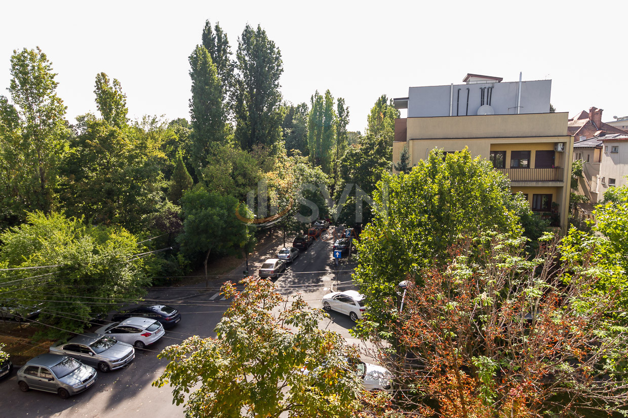 Apartament, 4 camere Bucuresti/Primaverii