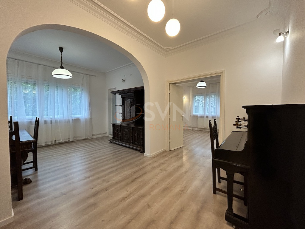Apartament, 4 camere Bucuresti/1 Mai