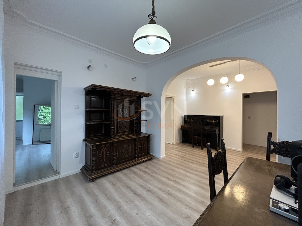 Apartament, 4 camere Bucuresti/1 Mai