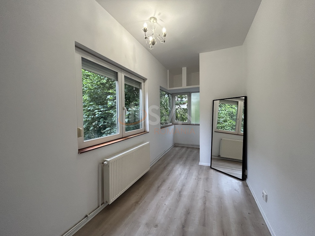 Apartament, 4 camere Bucuresti/1 Mai