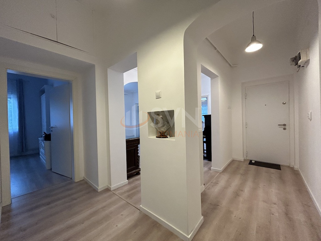 Apartament, 4 camere Bucuresti/1 Mai