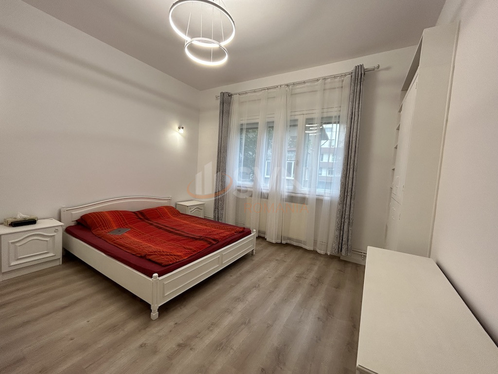 Apartament, 4 camere Bucuresti/1 Mai