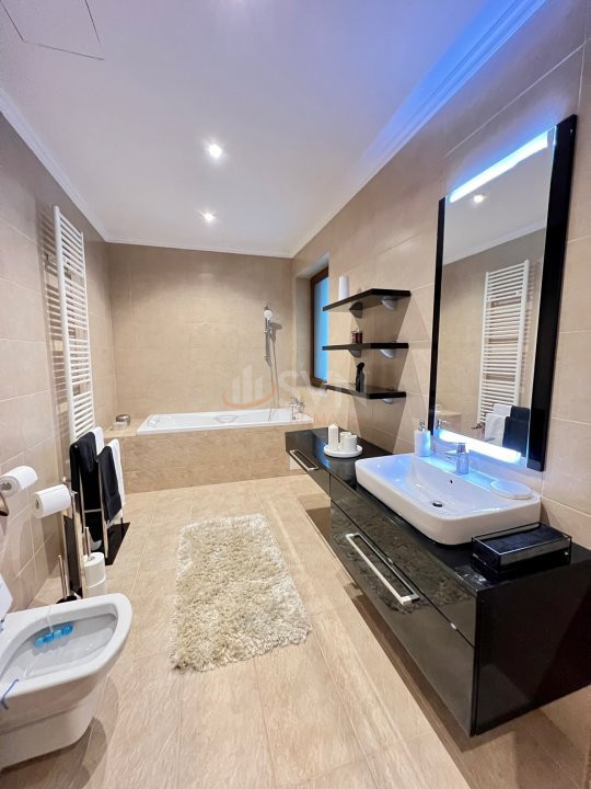 Apartament, 4 camere Bucuresti/Herastrau