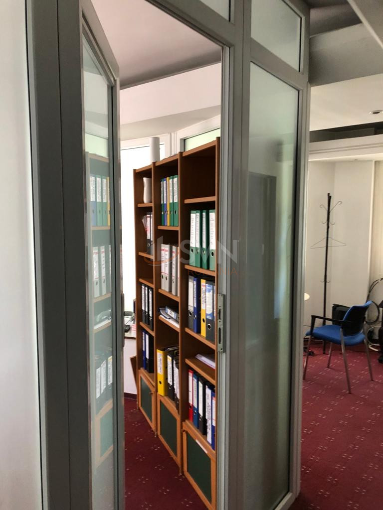 Apartament, 4 camere Bucuresti/Banu Manta