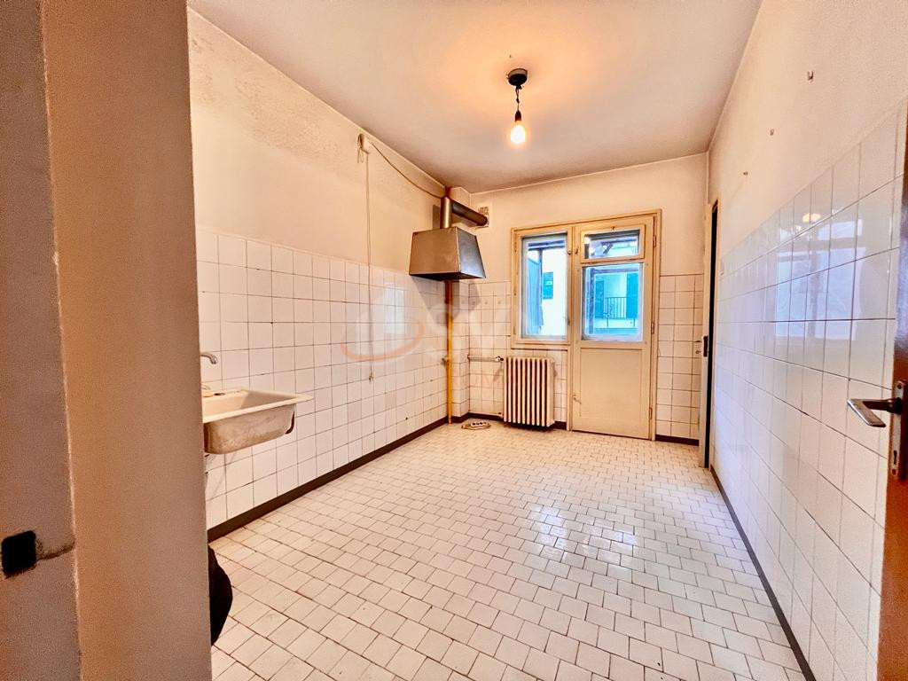 Apartament, 4 camere Bucuresti/Calea Victoriei