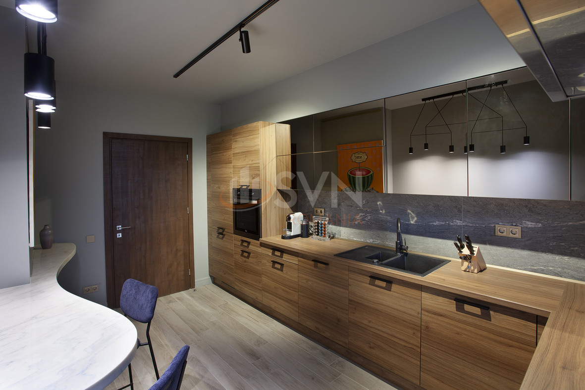 Apartament, 4 camere Bucuresti/Primaverii