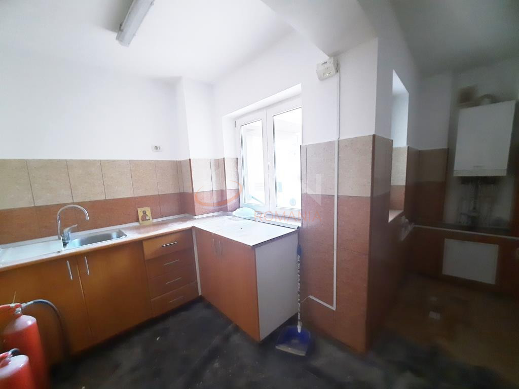 Apartament, 4 camere Bucuresti/Lizeanu