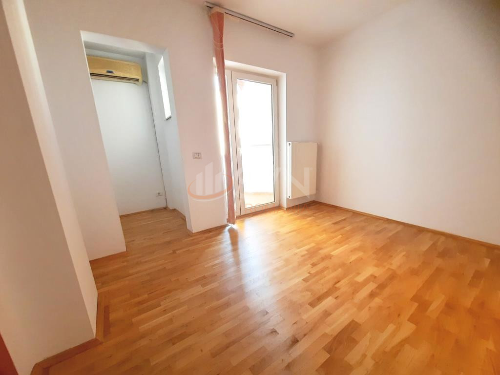 Apartament, 4 camere Bucuresti/Lizeanu