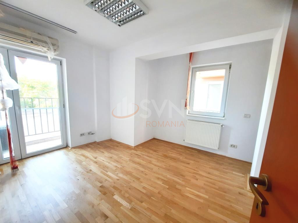 Apartament, 4 camere Bucuresti/Lizeanu