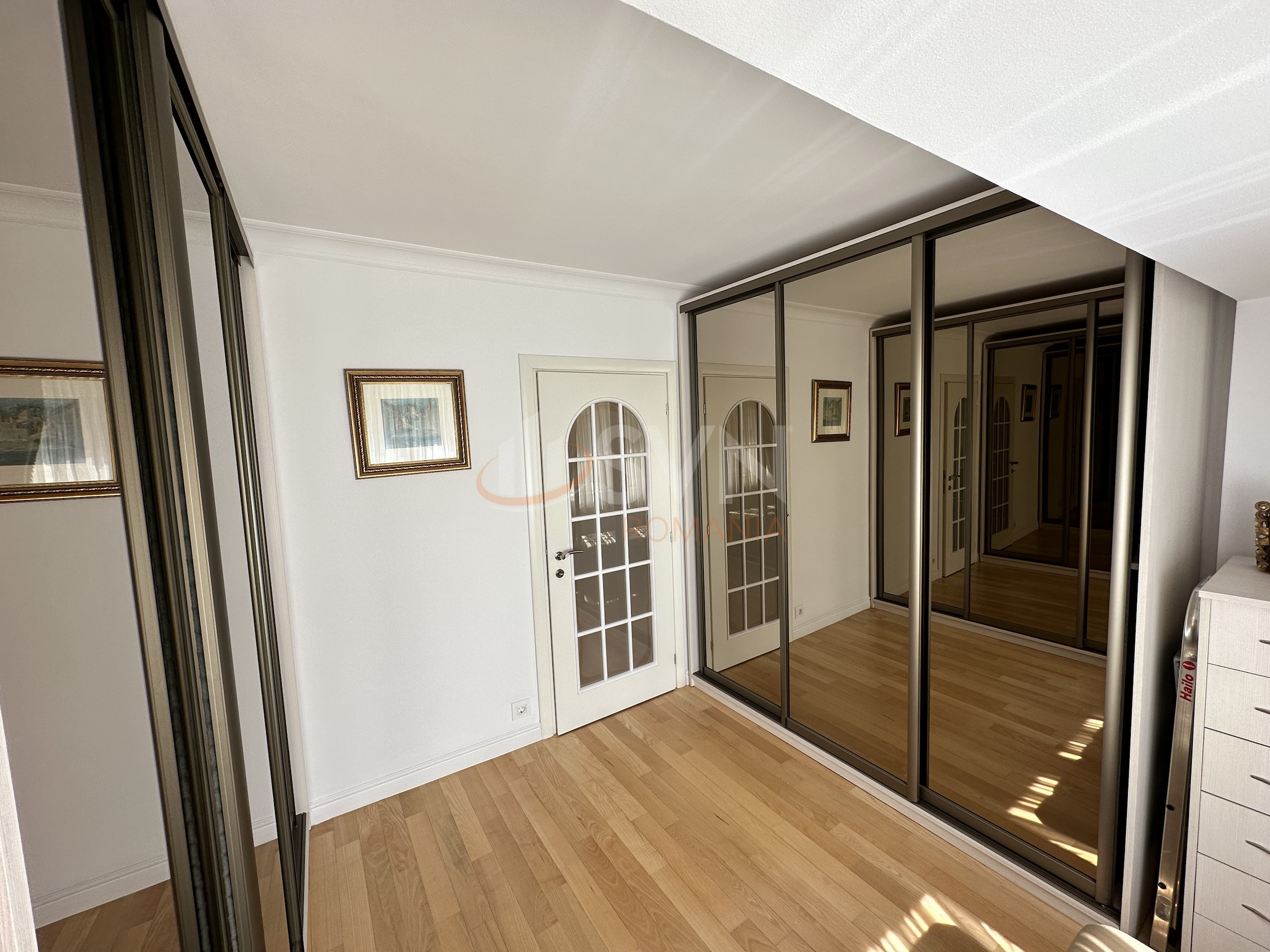 Apartament, 4 camere Bucuresti/Piata Unirii (s3)