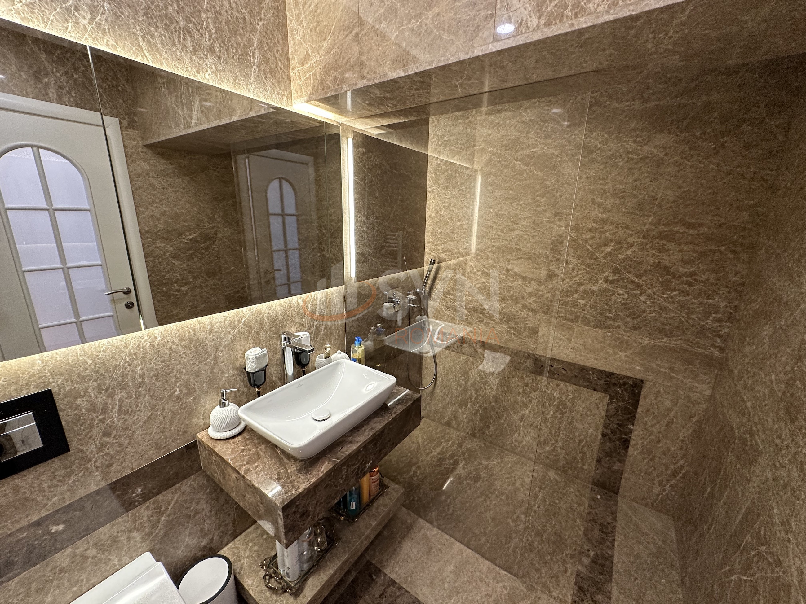 Apartament, 4 camere Bucuresti/Piata Unirii (s3)