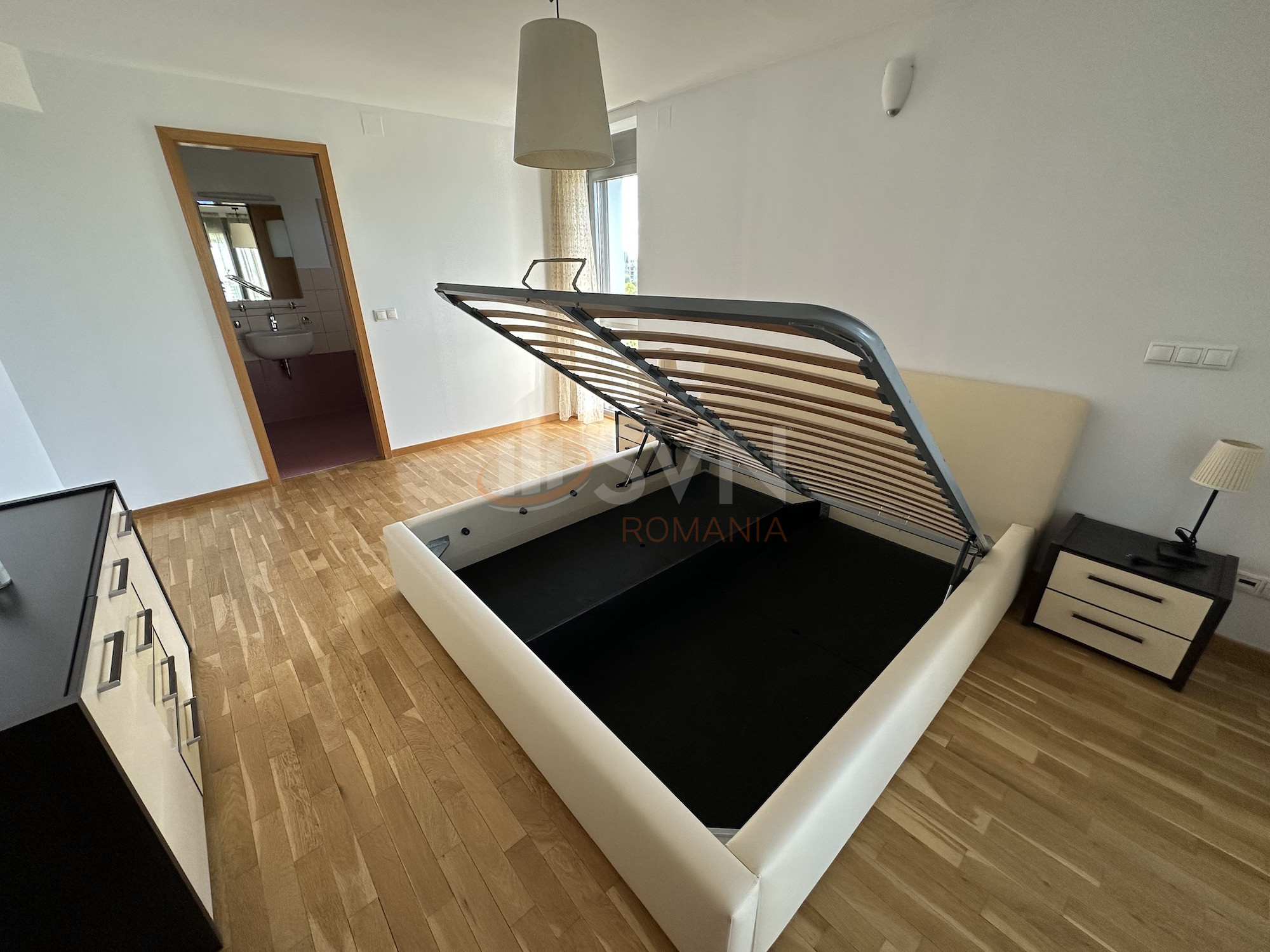 Apartament, 4 camere Bucuresti/Sisesti