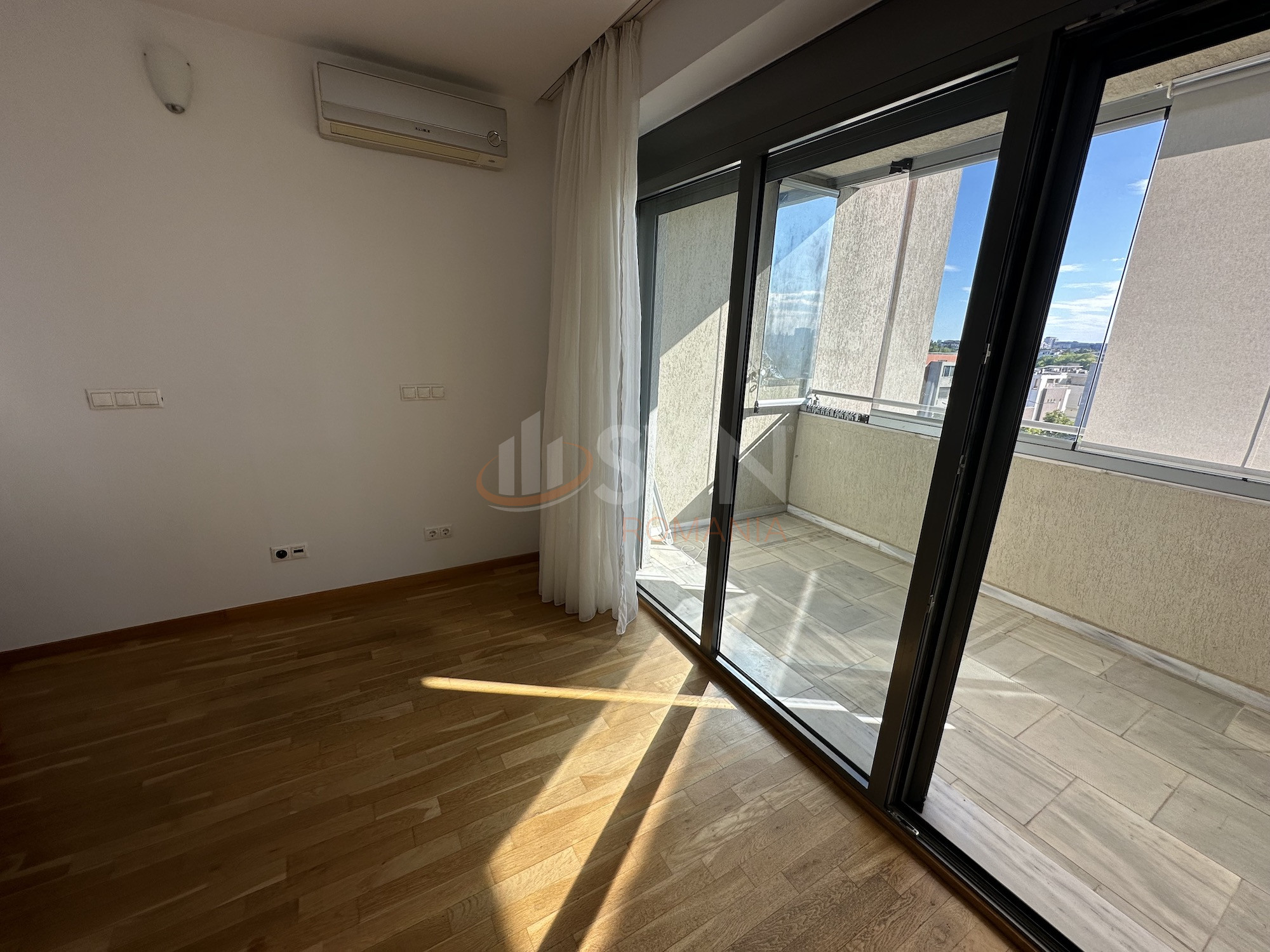 Apartament, 4 camere Bucuresti/Sisesti