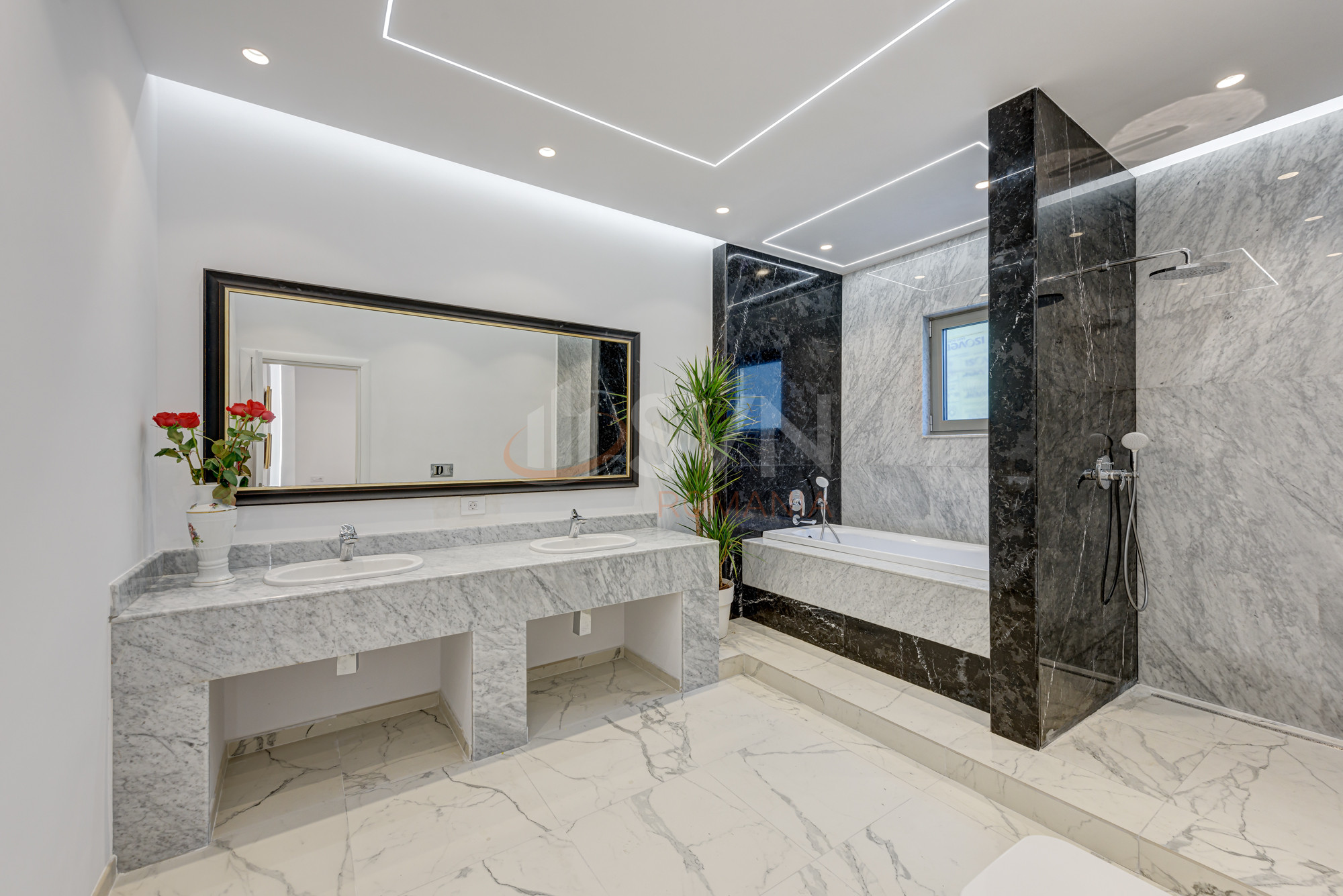 Apartament, 4 camere Bucuresti/Primaverii