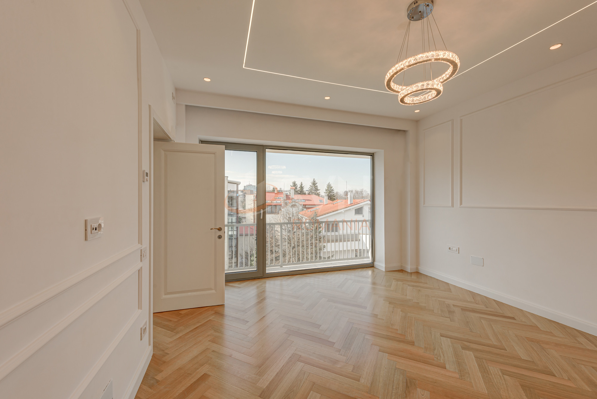 Apartament, 4 camere Bucuresti/Primaverii