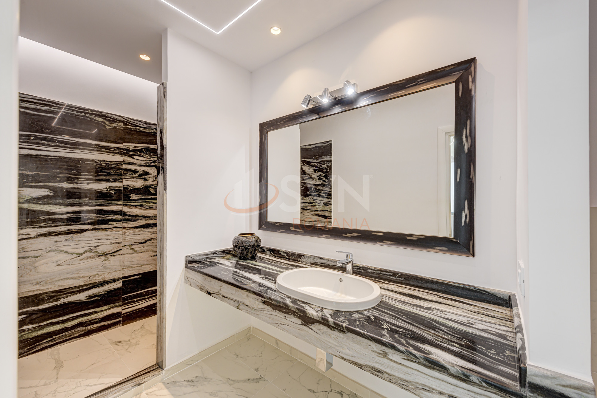 Apartament, 4 camere Bucuresti/Primaverii