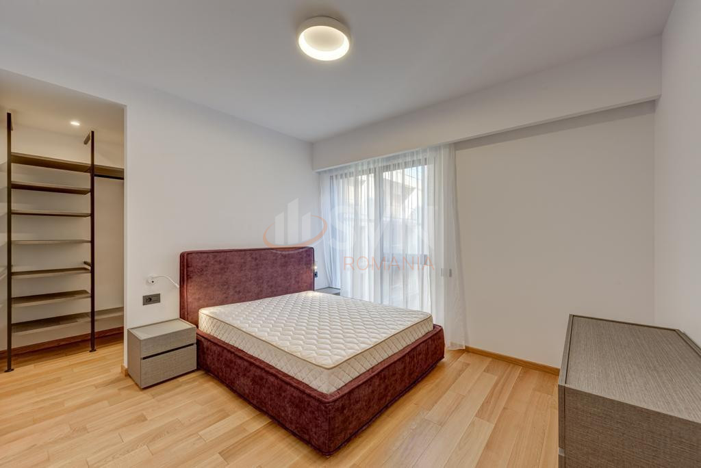 Apartament, 4 camere Bucuresti/Primaverii