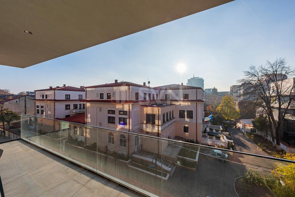 Apartament, 4 camere Bucuresti/Primaverii