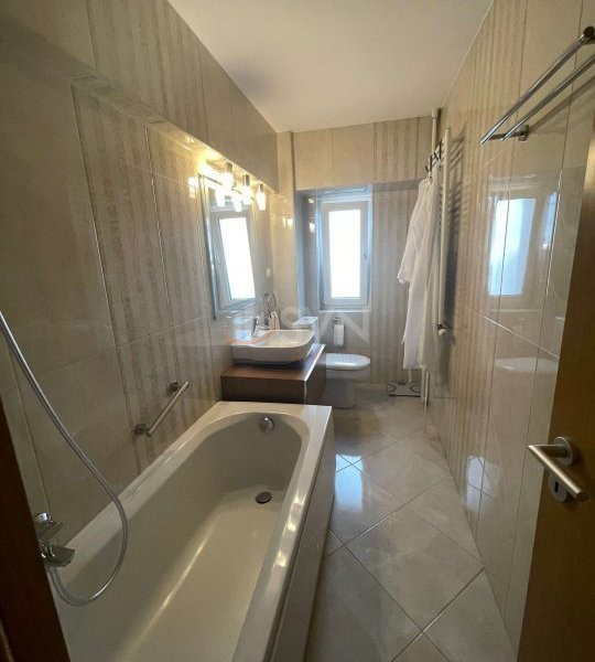 Apartament, 4 camere Bucuresti/Alba Iulia