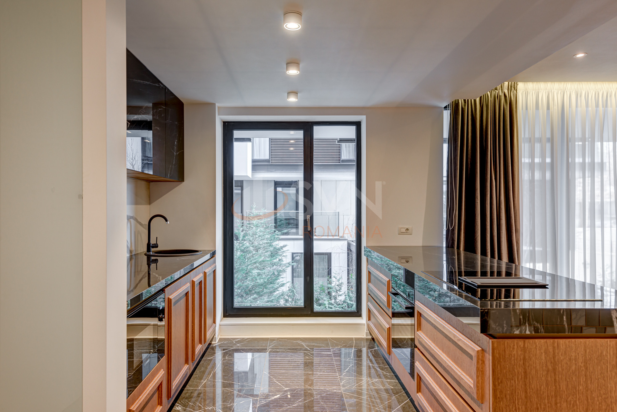 Apartament, 4 camere Bucuresti/Primaverii