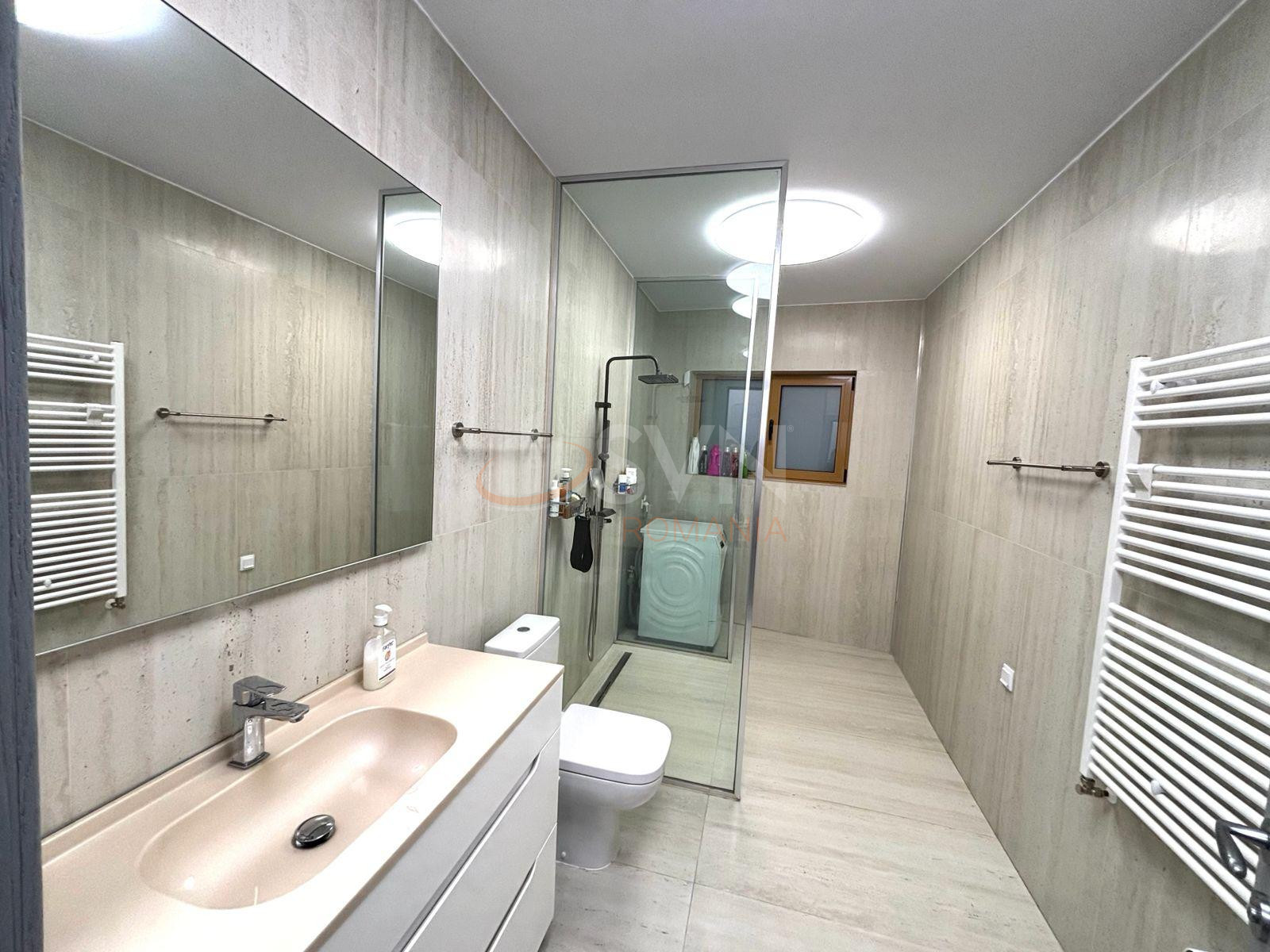 Apartament, 4 camere Bucuresti/Primaverii