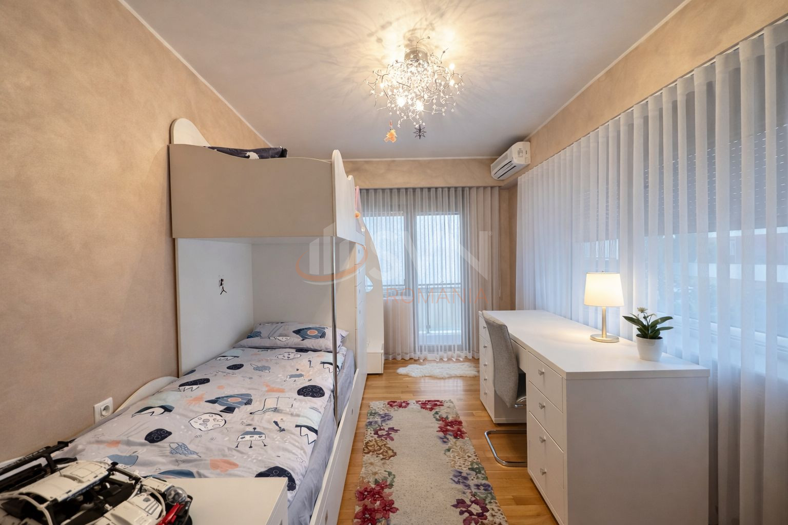 Apartament, 4 camere Bucuresti/Iancu Nicolae