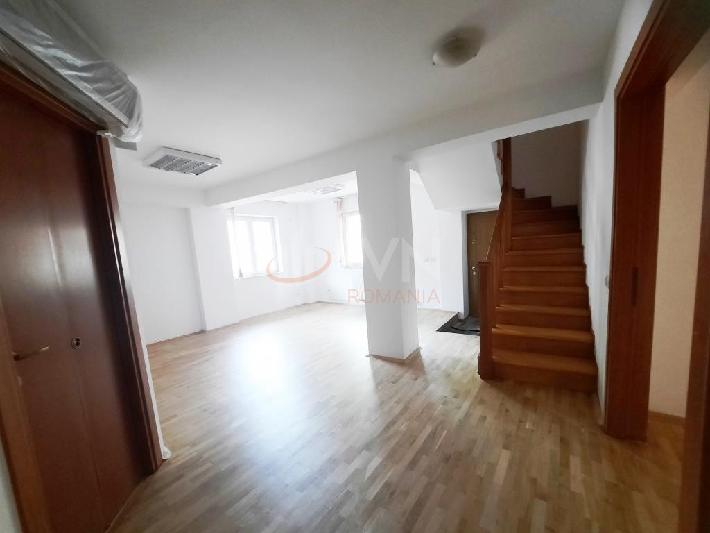 Apartament, 4 camere Bucuresti/Lizeanu