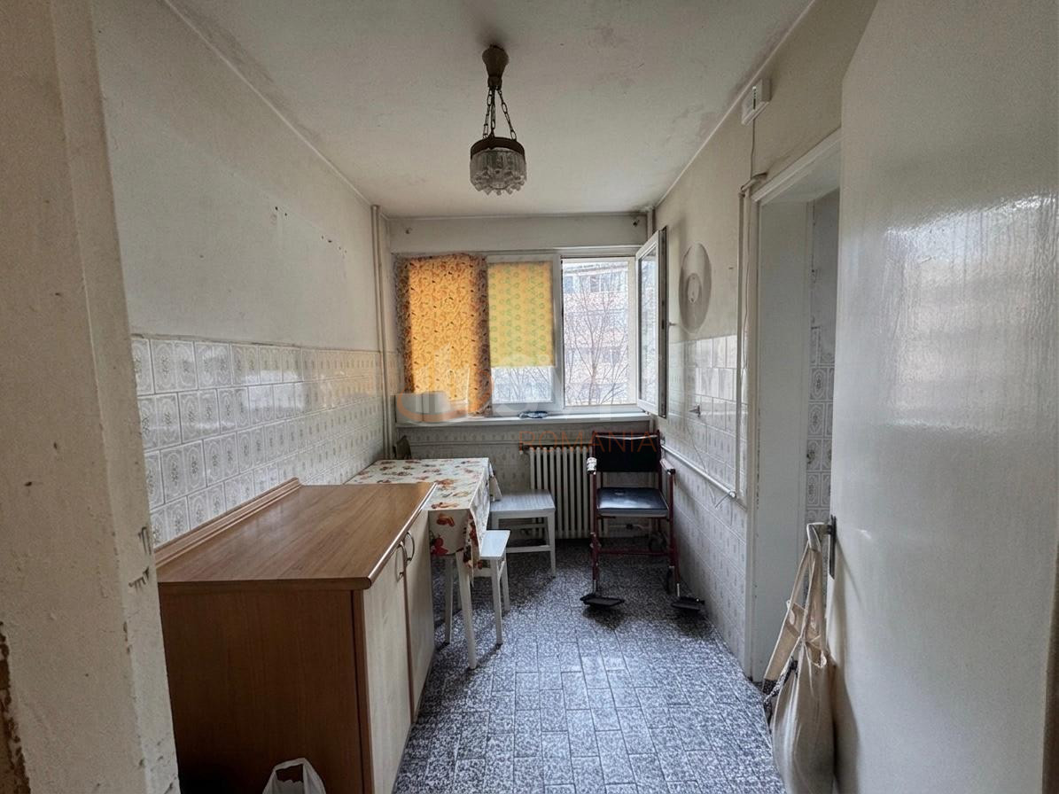 Apartament, 4 camere Bucuresti/P-ta Universitatii