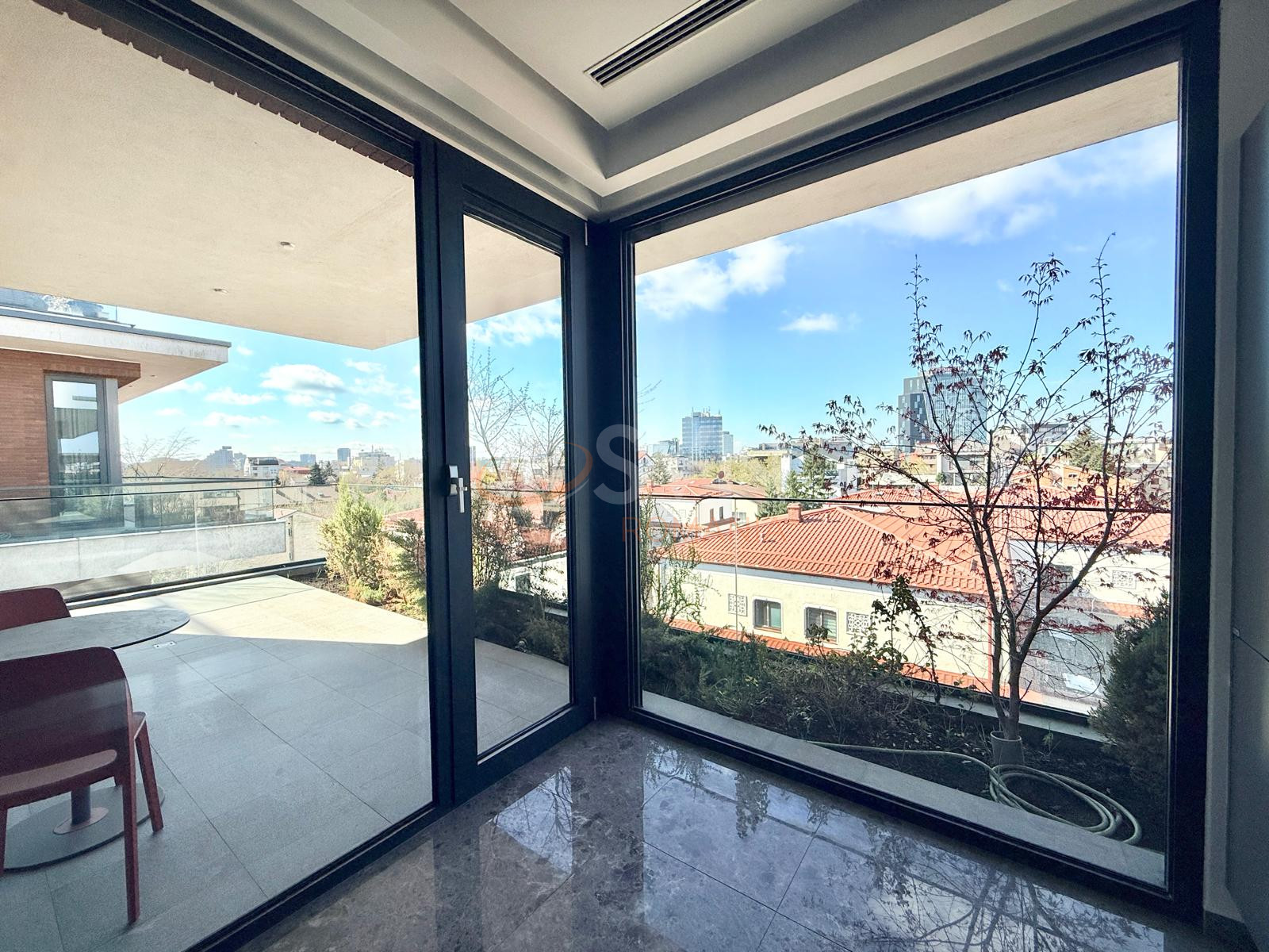 Apartament, 4 camere Bucuresti/Primaverii
