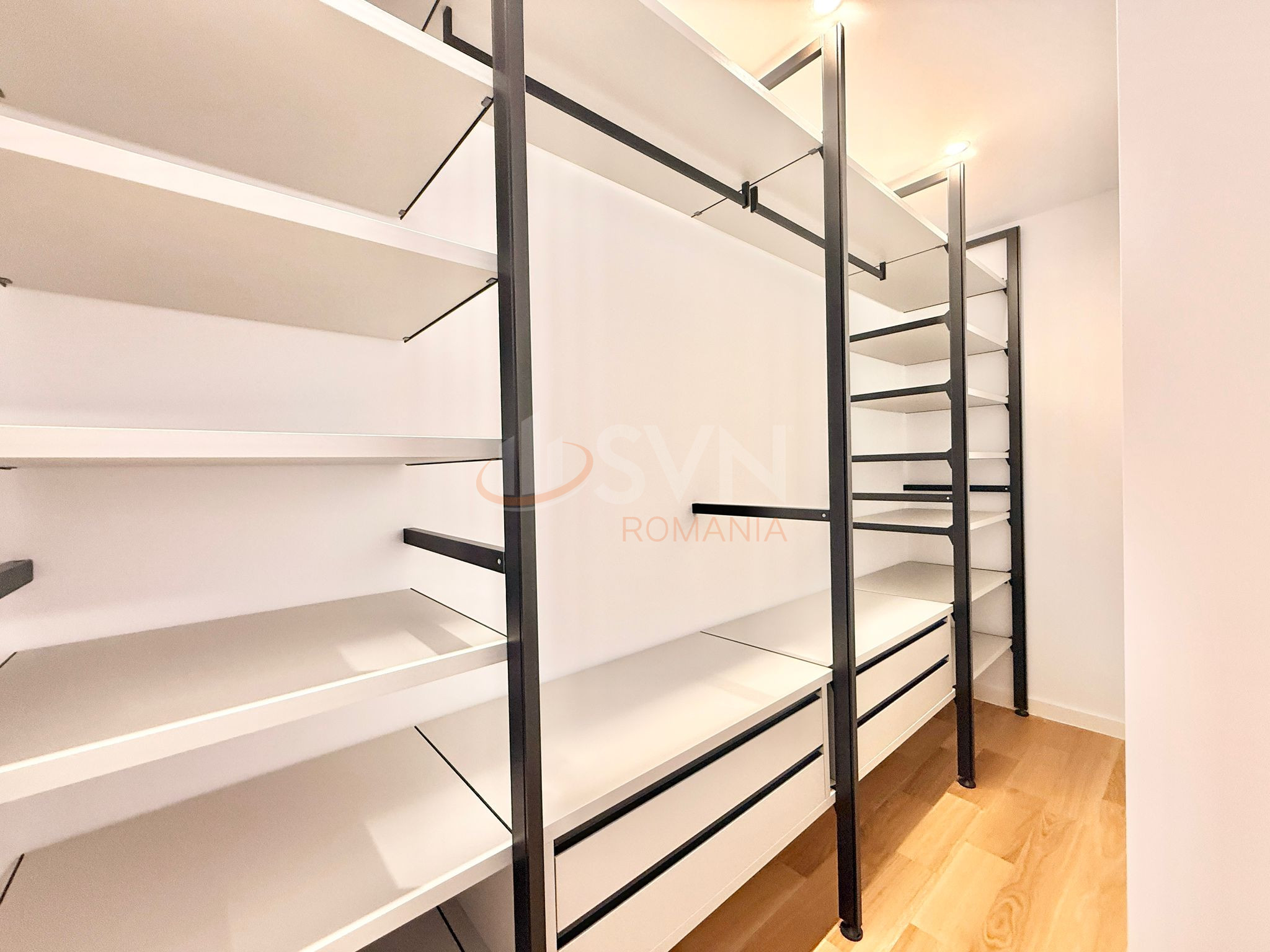 Apartament, 4 camere Bucuresti/Primaverii
