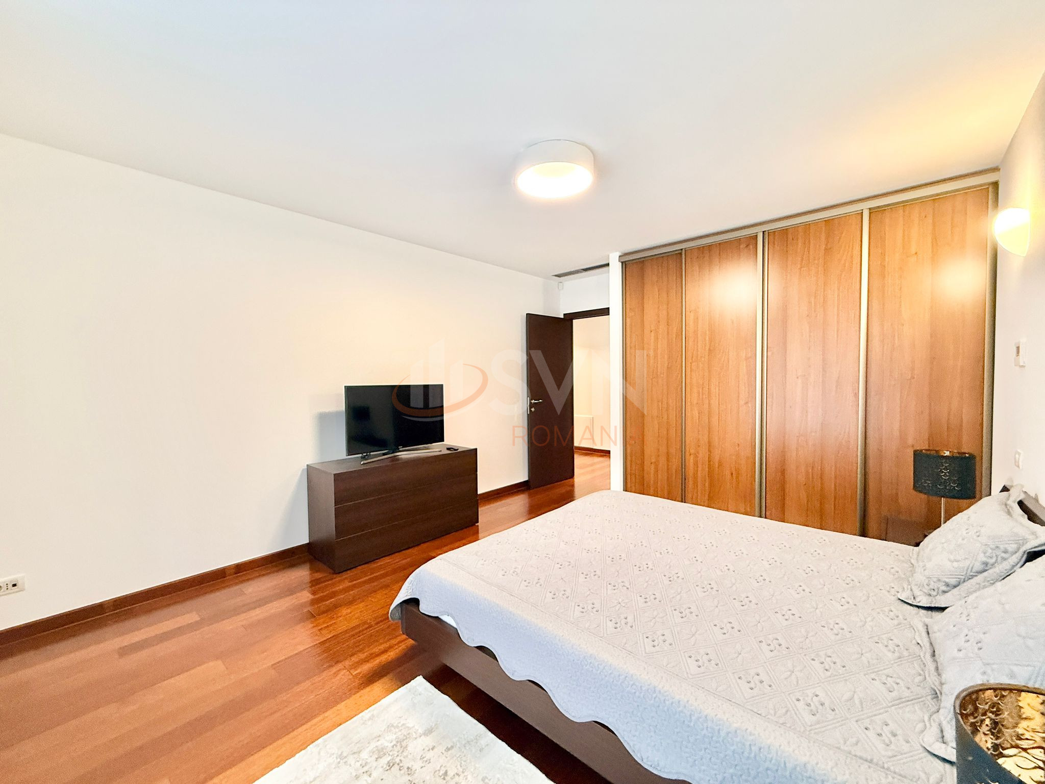 Apartament, 4 camere Bucuresti/Primaverii