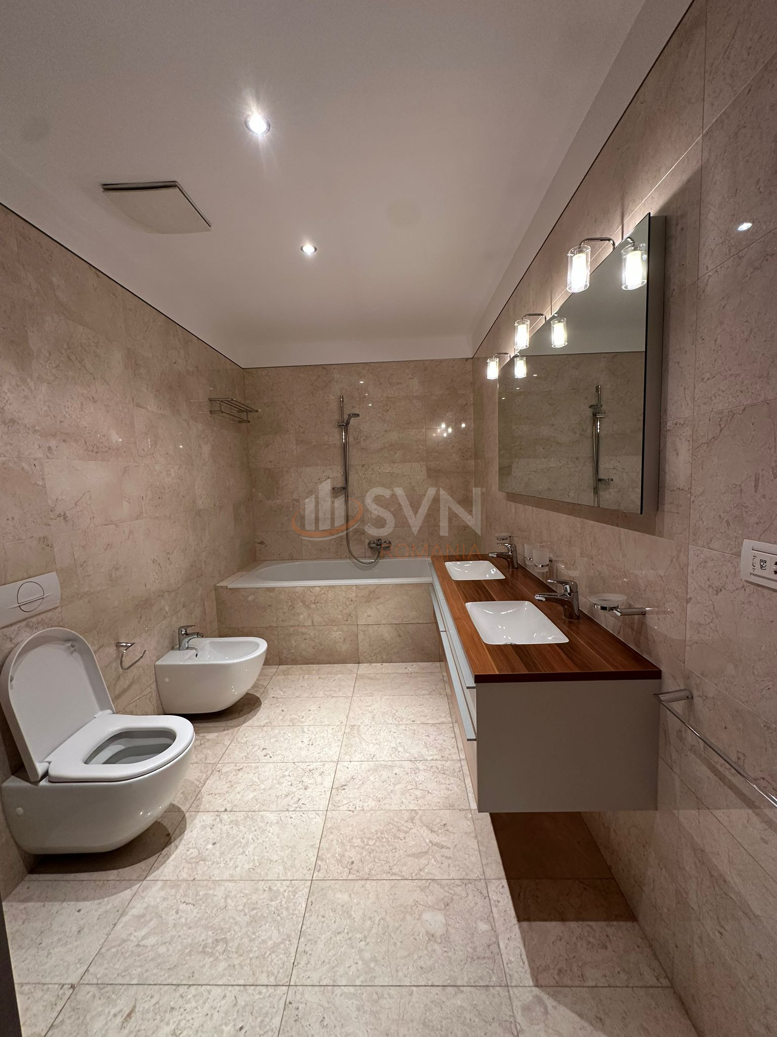 Apartament, 4 camere Bucuresti/Primaverii