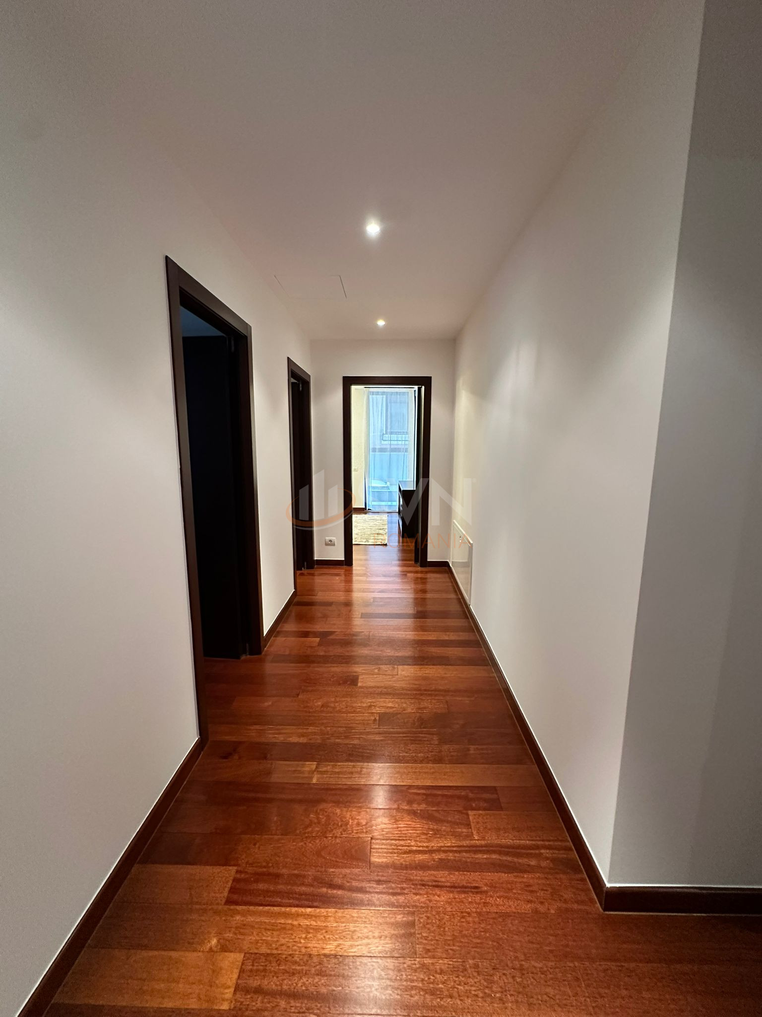 Apartament, 4 camere Bucuresti/Primaverii