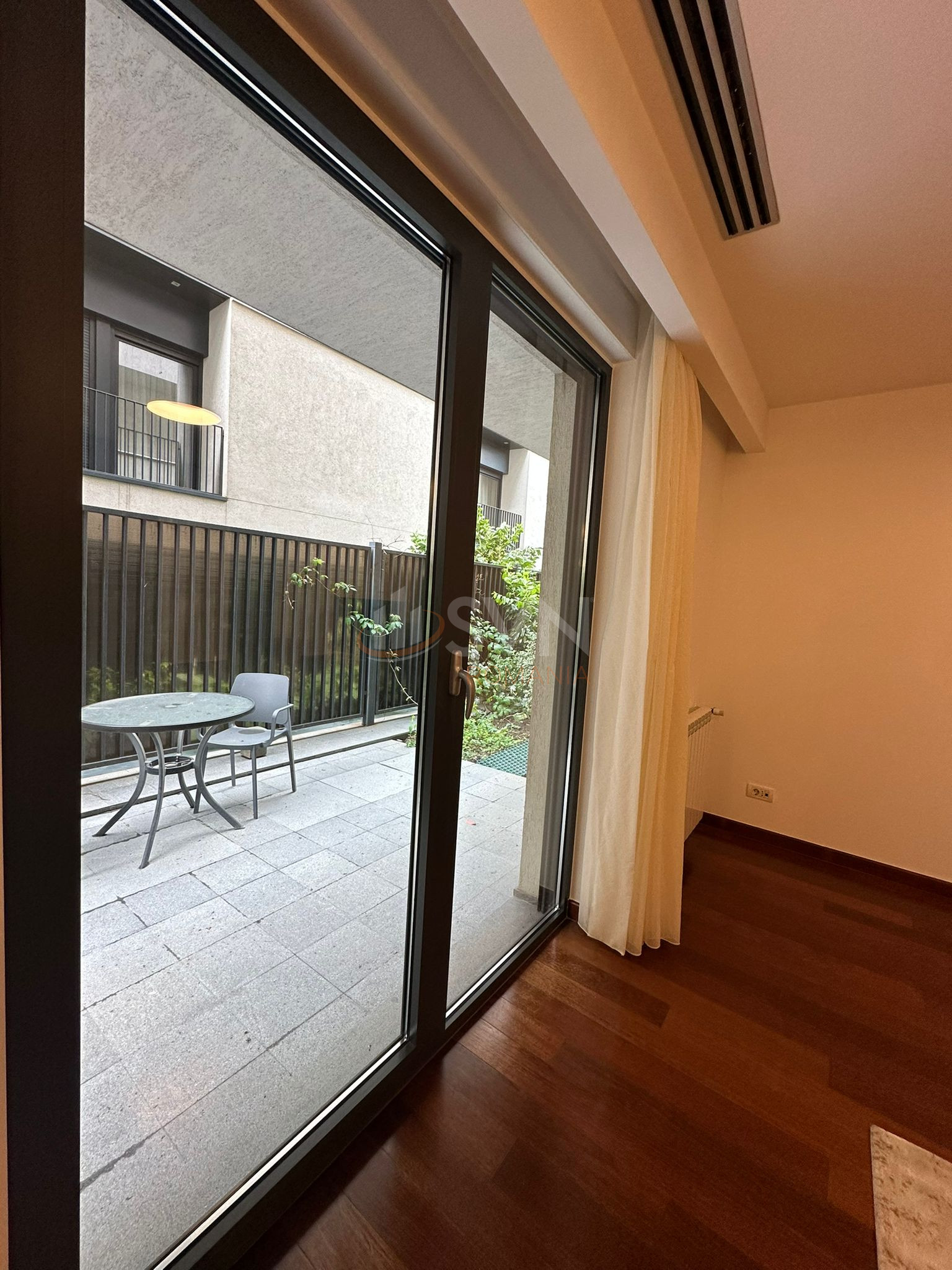 Apartament, 4 camere Bucuresti/Primaverii