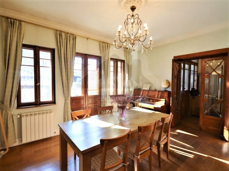 Apartament, 4 camere Bucuresti/P-ta Victoriei