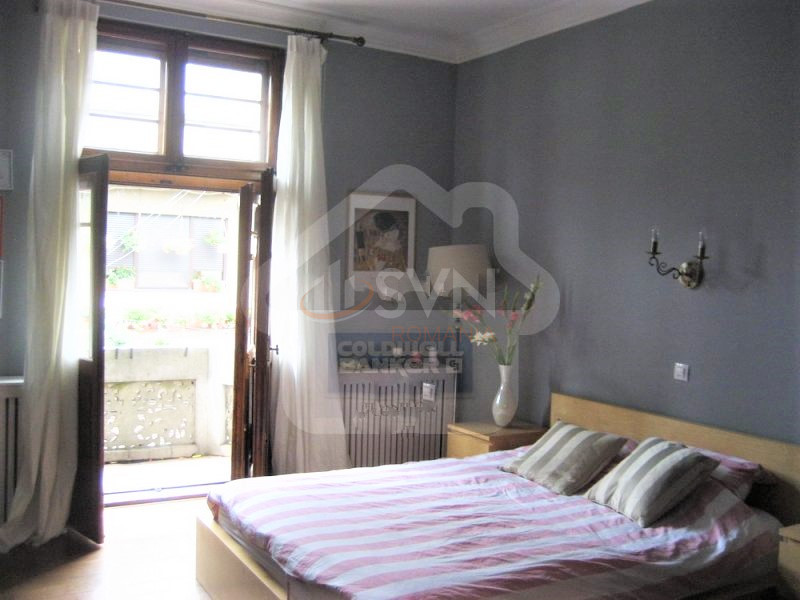 Apartament, 4 camere Bucuresti/P-ta Victoriei
