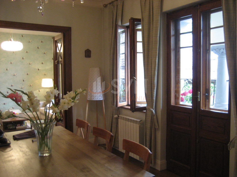 Apartament, 4 camere Bucuresti/P-ta Victoriei