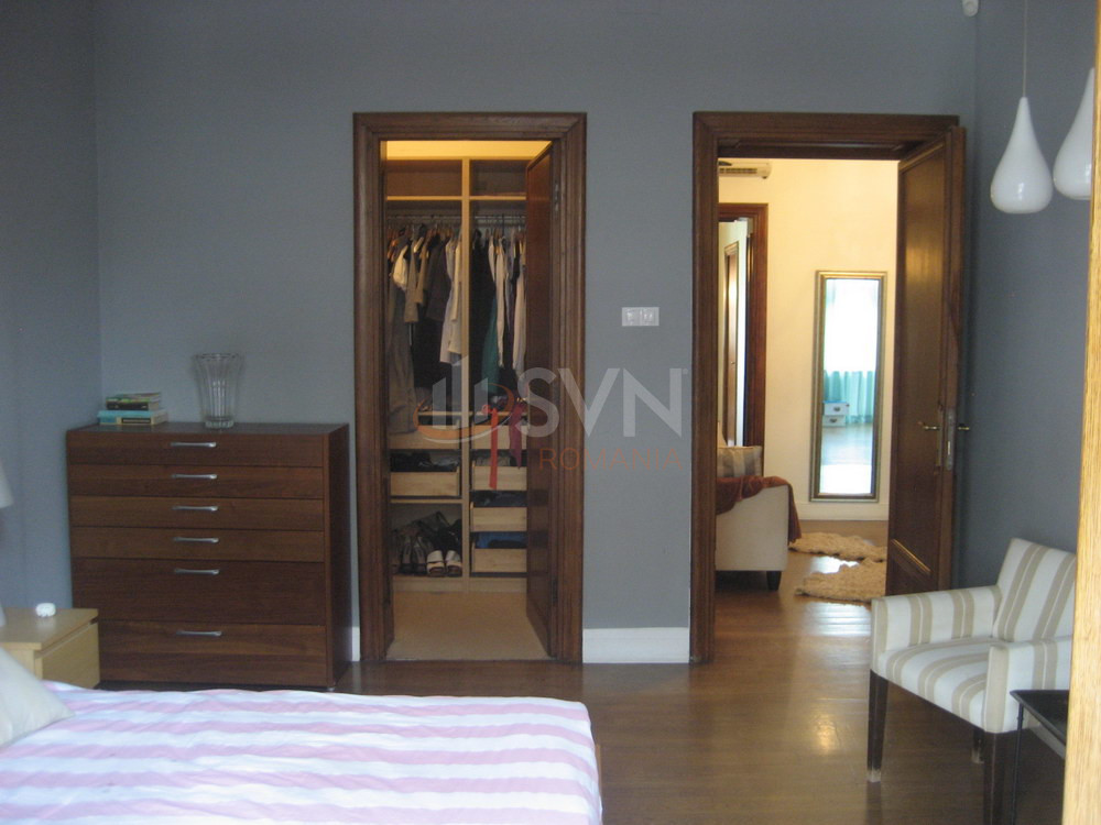 Apartament, 4 camere Bucuresti/P-ta Victoriei