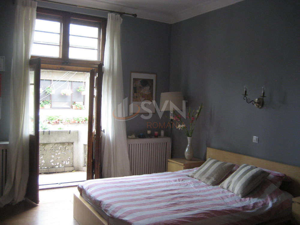 Apartament, 4 camere Bucuresti/P-ta Victoriei