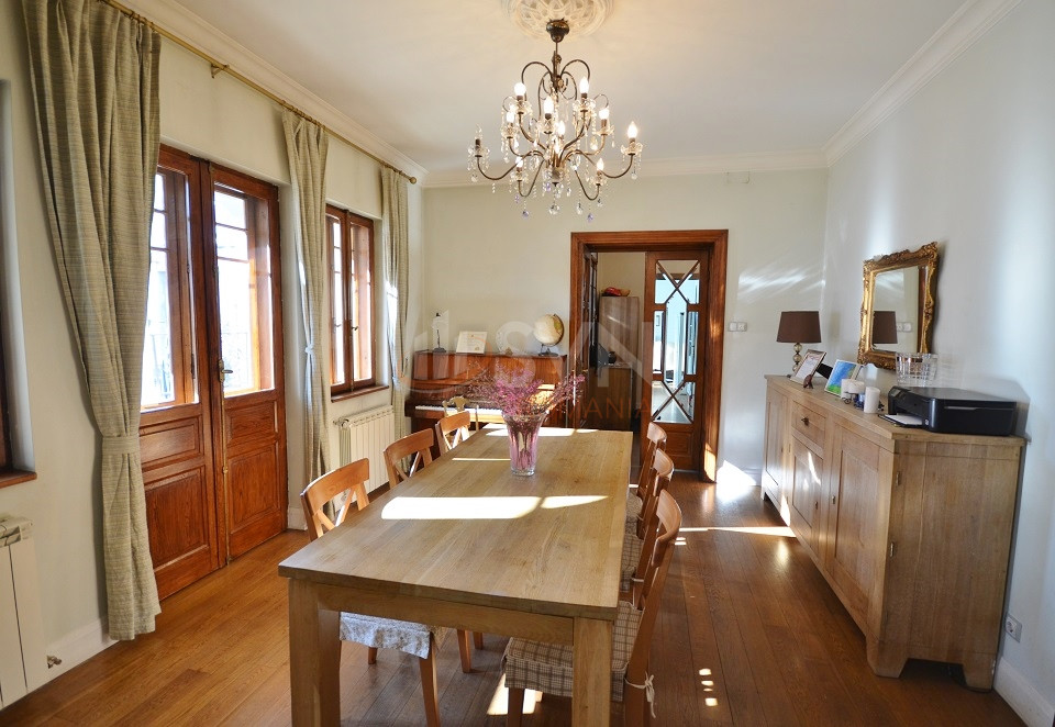 Apartament, 4 camere Bucuresti/P-ta Victoriei