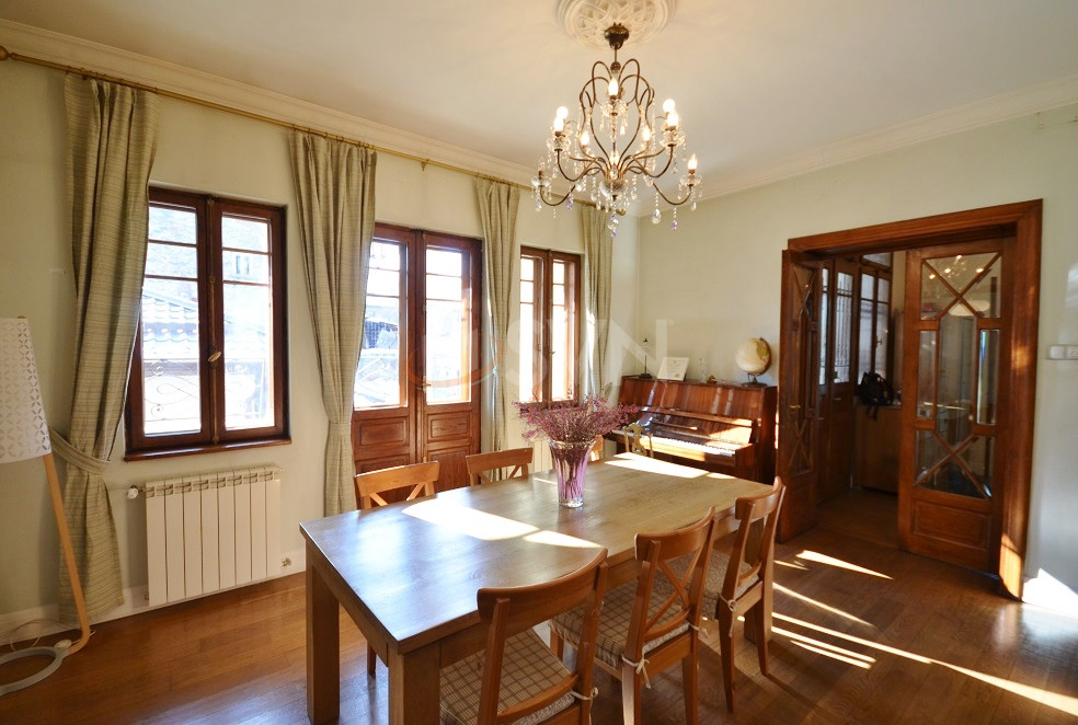 Apartament, 4 camere Bucuresti/P-ta Victoriei