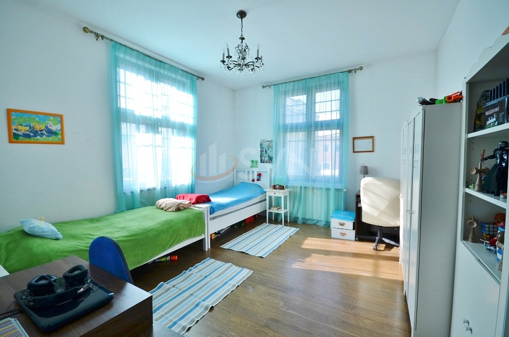 Apartament, 4 camere Bucuresti/P-ta Victoriei