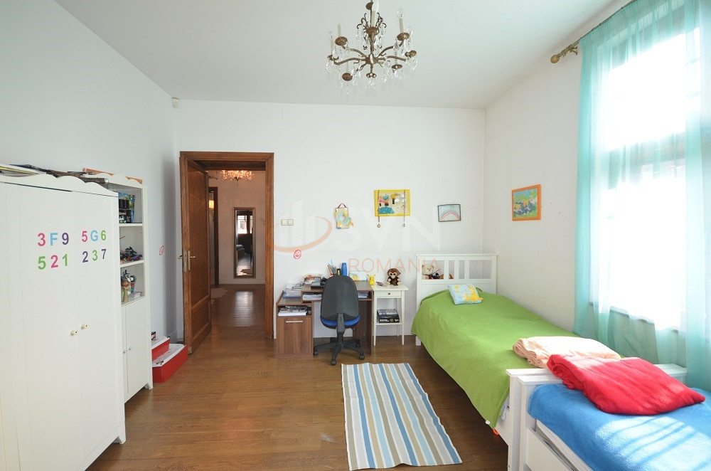 Apartament, 4 camere Bucuresti/P-ta Victoriei