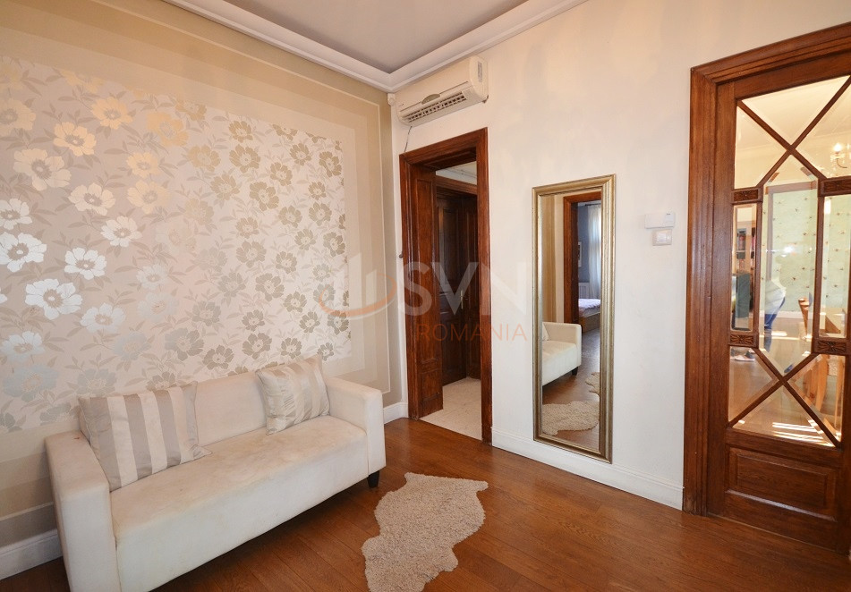 Apartament, 4 camere Bucuresti/P-ta Victoriei