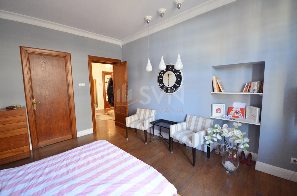 Apartament, 4 camere Bucuresti/P-ta Victoriei