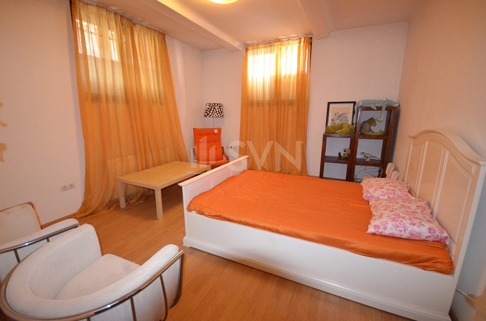 Apartament, 4 camere Bucuresti/P-ta Victoriei